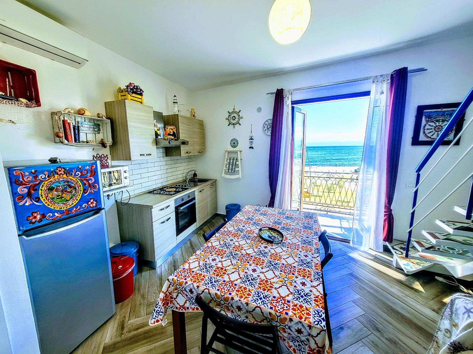 Ferienwohnung Seafront House Gabbiano Azzurro Santa Flavia Exterior foto