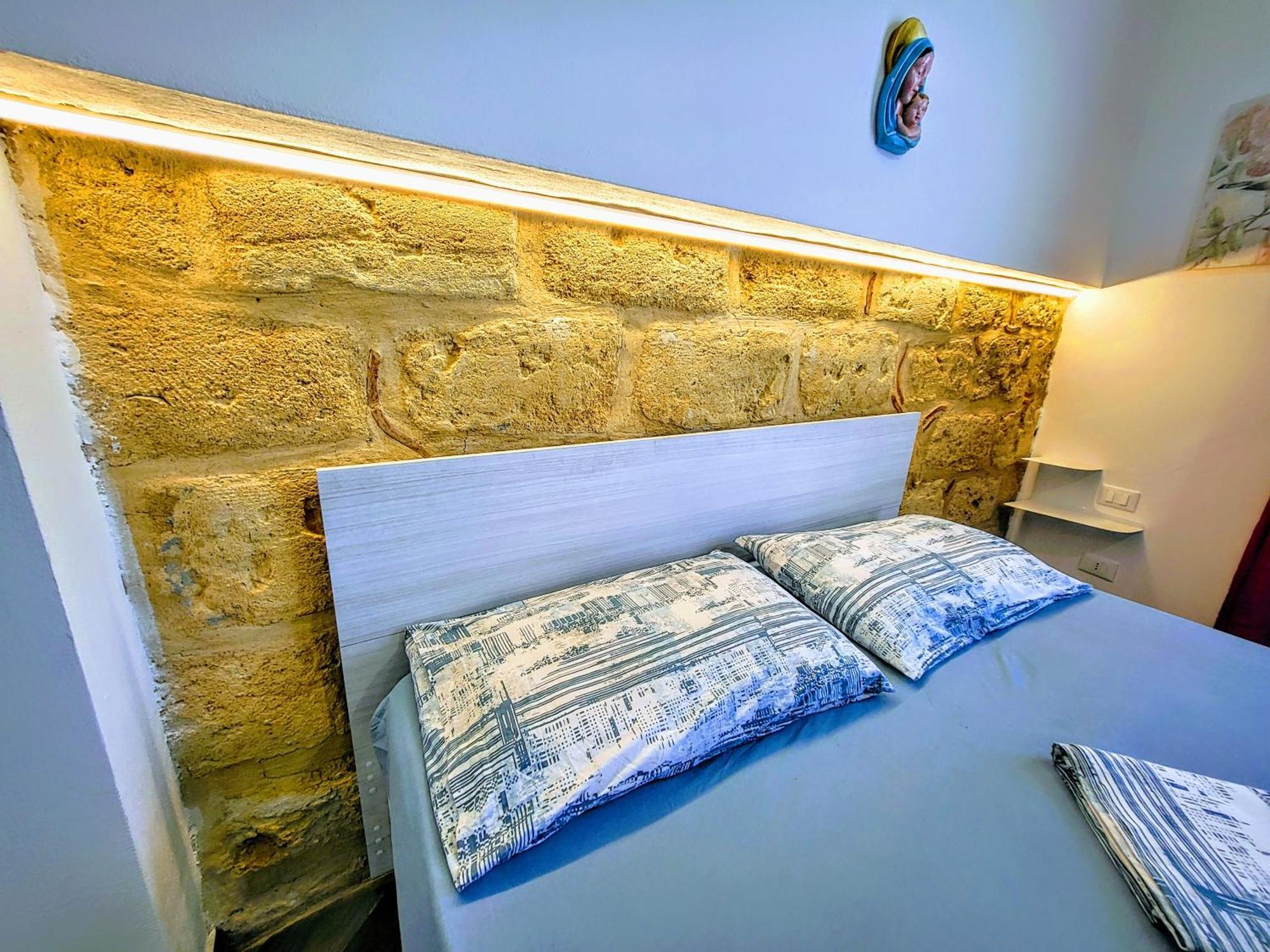 Ferienwohnung Seafront House Gabbiano Azzurro Santa Flavia Exterior foto